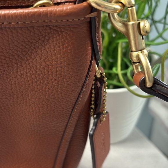 Coach crossbody - Picture 3 of 5